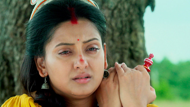 Madhabilata - Watch Episode 26 - Madhabilata Gets Emotional on Disney+  Hotstar