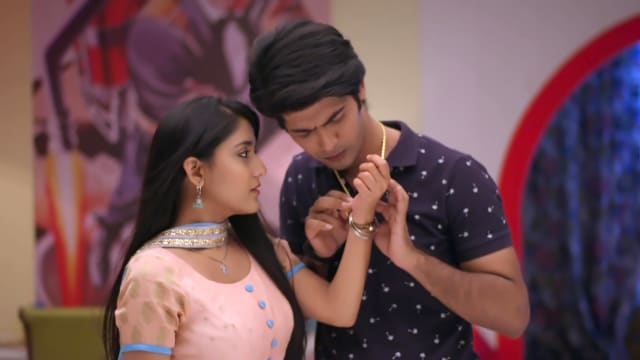 Ek Thi Rani Ek Tha Raavan - Watch Episode 61 - Rani, Raghav's Romantic ...