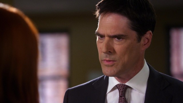 Nonton Criminal Minds Season 6 Episode 4 - Compromising Positions di