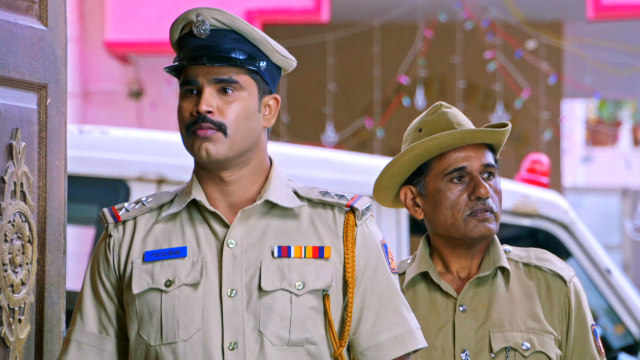 Radhe Shyama - Watch Episode 57 - The Cops Arrive on Disney+ Hotstar