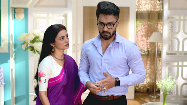 Gaatchora - Watch Episode 247 - Khori Tries to Convince Riddhiman on  Disney+ Hotstar