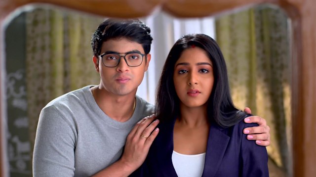 Anurager Chhowa - Watch Episode 99 - Surjyo Surprises Deepa on Disney+ Hotstar