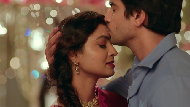 Pyar ka vaada - Aditya and Malini&#39;s suhaag raat - Disney+ Hotstar