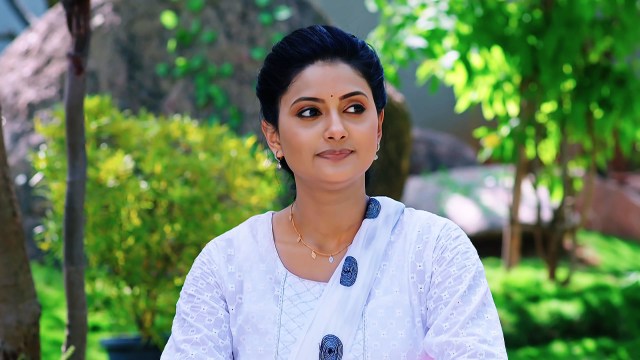 Ennenno Janmala Bandham - Watch Episode 30 - Vedaswini's Stern Decision