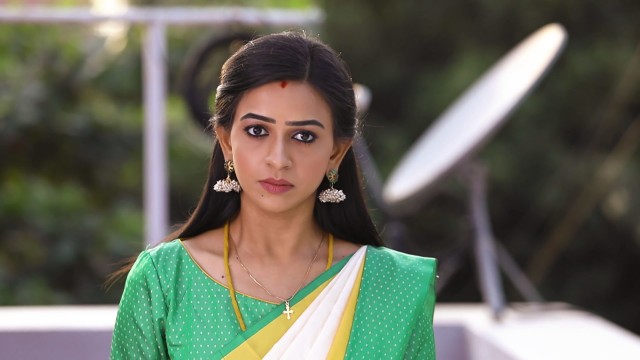Baakiyalakshmi - Watch Episode 144 - Jenny Cautions Iniya on Disney+ Hotstar