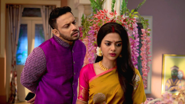 Gaatchora - Watch Episode 101 - Rahul Warns Khori on Disney+ Hotstar