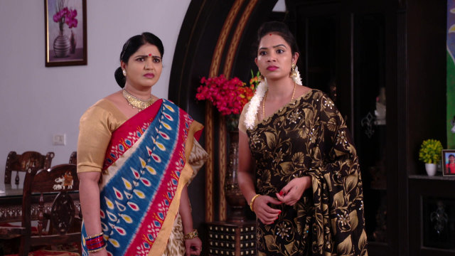 S/O Savithramma - Watch Episode 290 - A Shocker for Gajalakshmi on ...