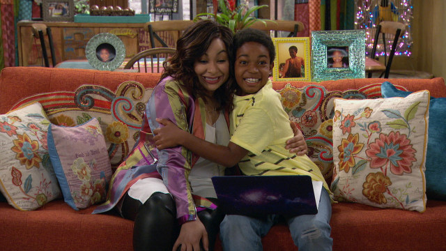 Nonton Disney Raven's Home Season 1 Episode 2 - Big Trouble in Little ...