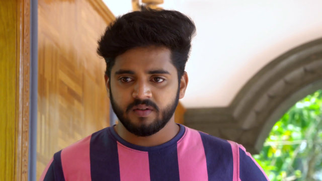 Mounaragam - Watch Episode 284 - Vikram in a Tight Spot on Disney+ Hotstar