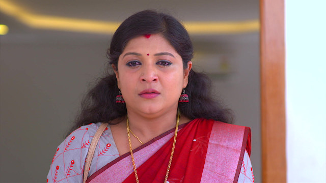 Santhwanam - Watch Episode 234 - Aparna Breaks Down on Disney+ Hotstar