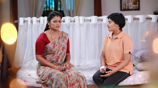 Namma Veettu Ponnu - Watch Episode 353 - Meenatchi Is Disheartened On ...