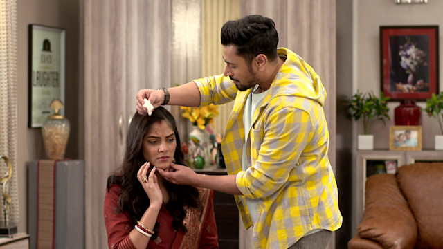 Ekka Dokka - Watch Episode 155 - Radhika Gets Injured on Disney+ Hotstar