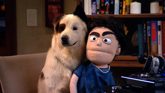 Nonton Dog With A Blog Season 2 Episode 16 - Love, Loss And A Beanbag ...