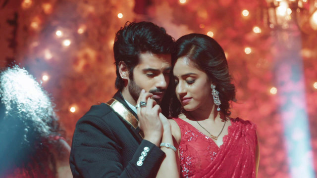 Yeh Hai Chahatein - Watch Episode 58 - Rudraksh, Preesha Share a Dance on  Disney+ Hotstar