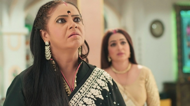 Yeh Rishtey Hain Pyaar Ke - Watch Episode 52 - Meenakshi's Drastic Move ...