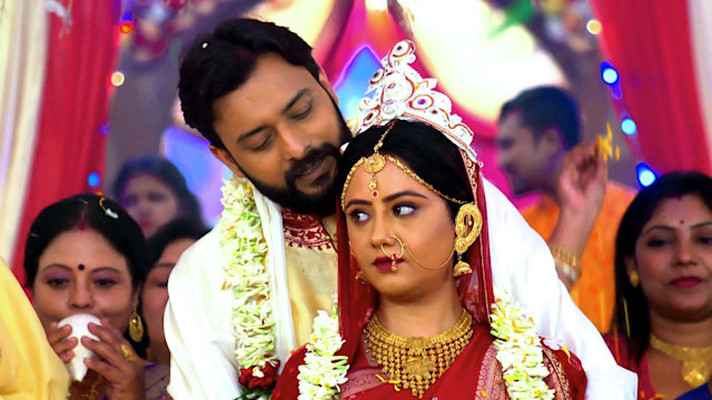 Dhulokona - Watch Episode 343 - Phuljhuri, Lalon Get Married on Disney+ Hotstar