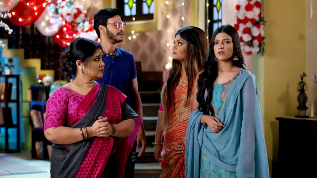 Aalta Phoring - Watch Episode 70 - Poushali Accuses Phoring on Disney+ Hotstar