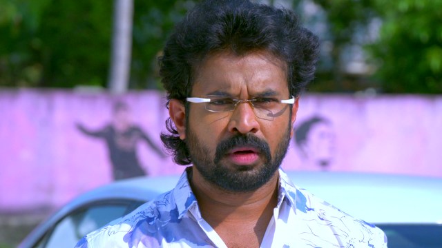 Kasthooriman Watch Episode A Shocker For Devan On Disney Hotstar