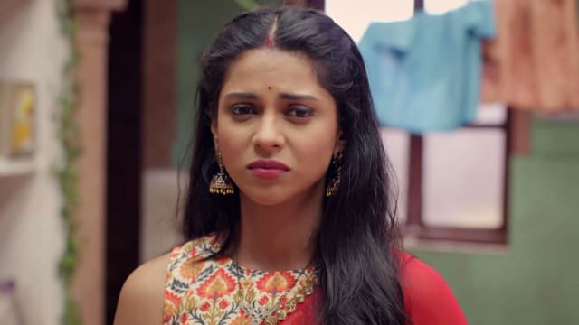 Pyaar Ke Papad - Watch Episode 107 - Shivika in a Dilemma on Disney+ ...