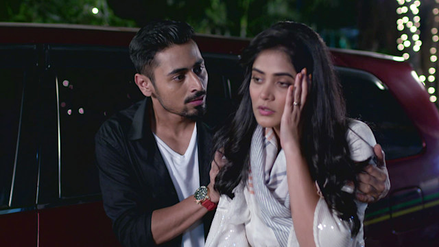 Ekka Dokka - Watch Episode 28 - Radhika Gets Intoxicated on Disney+ Hotstar