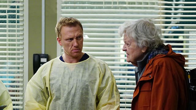 Watch Grey's Anatomy Season 13 Episode 17 on Hotstar