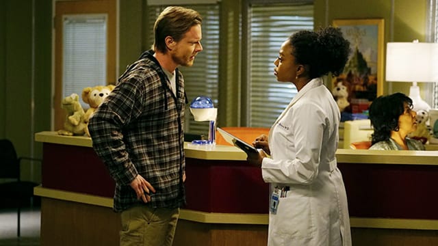 Nonton Grey's Anatomy Season 13 Episode 22 - Leave It Inside di Disney+