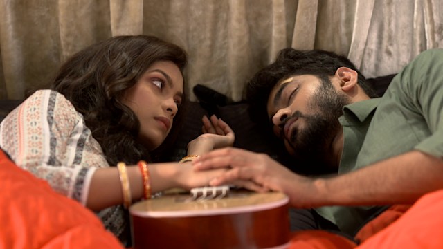 Love Biye Aajkal - Watch Episode 46 - Om, Shraban Get Close? on Disney+ Hotstar