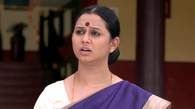 Bayasade Bali Bande - Watch Episode 96 - Meenakshi Overhears Kavya ...