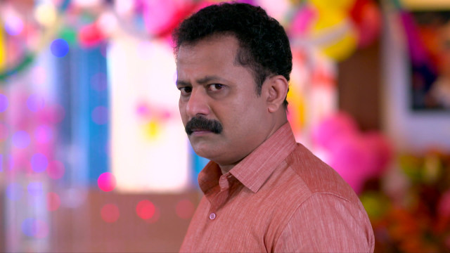 Kudumbavilakku - Watch Episode 93 - Sreekumar Gets Irritated on Disney+ ...