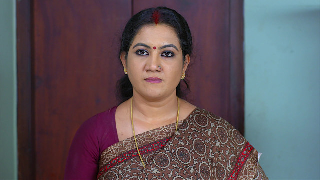 Santhwanam - Watch Episode 148 - Savithri Loses Her Cool on Disney+ Hotstar