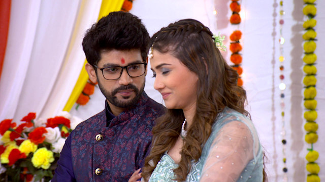 Thipkyanchi Rangoli Watch Episode 183 Shashank Pursues Apurva On Disney Hotstar 9456