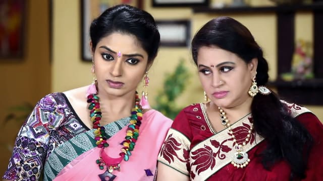 Watch Kalyanamam Kalyanam Full Episode 194 Online in HD on Hotstar UK