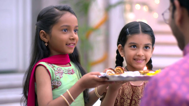 Deepika Kartiki Perform Rituals Promo Hotstar