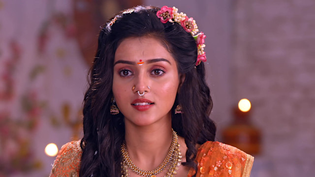 Radha Krishna - Watch Episode 950 - Venkatesh to Bhargavi's Aid on ...