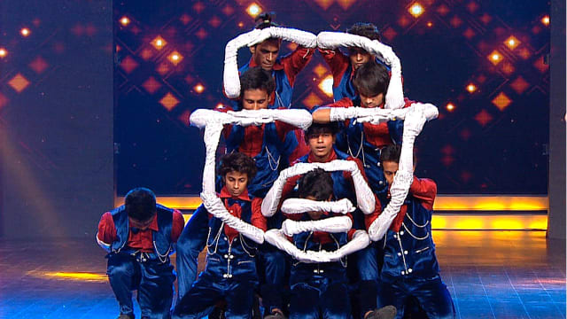 Question Mark Crew's admirable performance - Hotstar