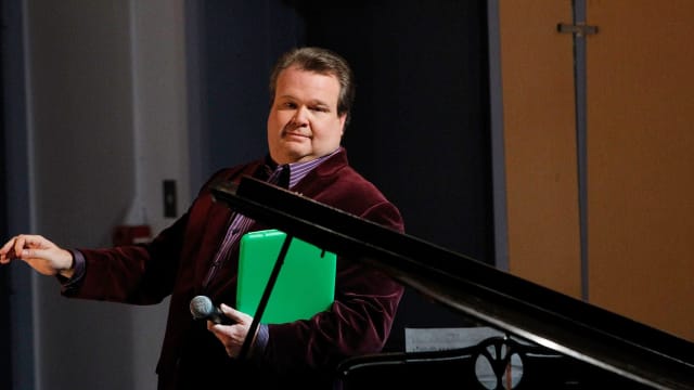 Modern Family Season 2 Episode 19