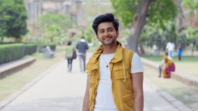 Watch Krishna Chali London All Latest Episodes On Disney Hotstar Krishna and gajanan fly to london.