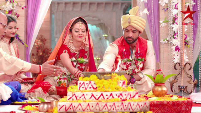 Watch Saath Nibhaana Saathiya 2 Full Episode 1744 Online In Hd On Hotstar Us Gopi upset with ahem and. hotstar subscription