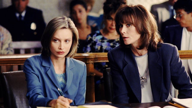 Nonton Ally McBeal Season 1 Episode 3 The Kiss di Hotstar