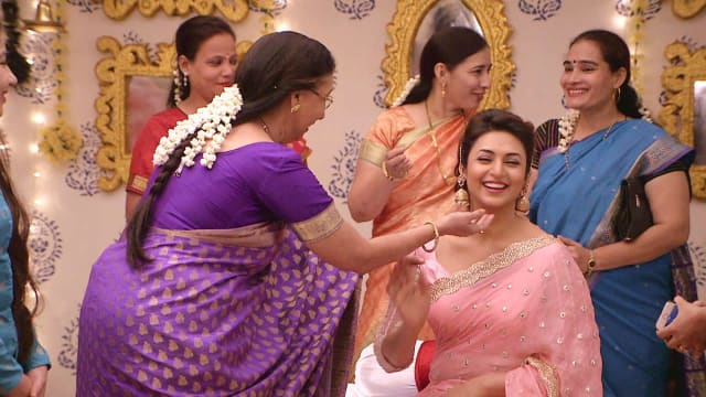 yeh hai mohabbatein holi episode