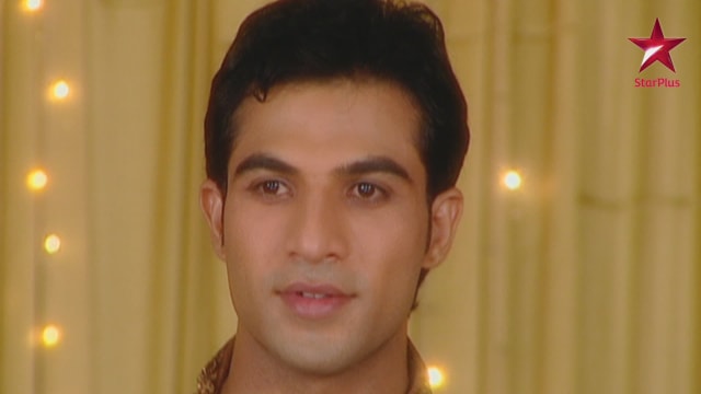 ahem and gopi holi love scenes