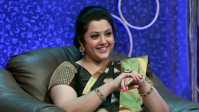 Mrs Chinnathirai Watch Episode 9 Actress Meena Graces The Show On 