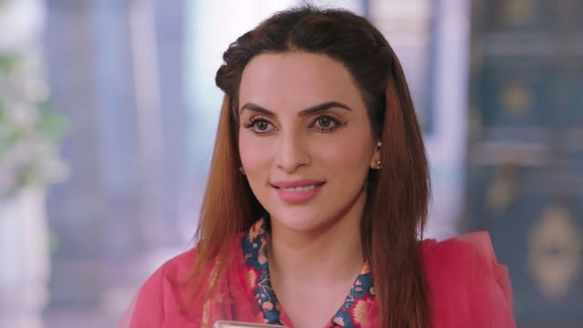Mariam khan new arrivals reporting live hotstar