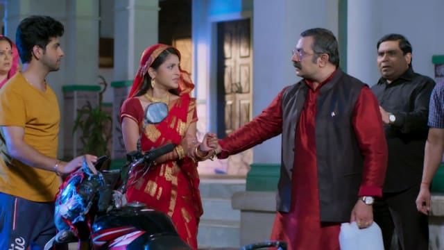 Krishna chali london hotstar top