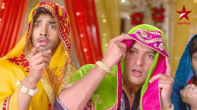 Diya Aur Baati Hum Watch Episode 59 Sooraj In A Sari On Disney Hotstar