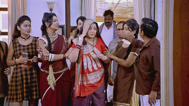 Har Shaakh Pe Ullu Baithaa Hai Watch Episode 120 Imli Devi Is