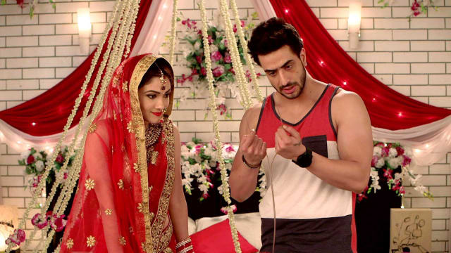 Bahu Humari Rajni_Kant - Watch Episode 30 - Virat's 'Shocking' Plan! on