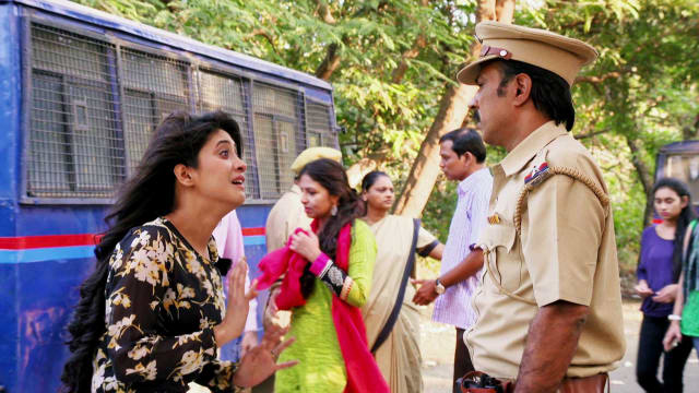 Watch Yeh Rishta Kya Kehlata Hai Full Episode 12 Online In Hd On Hotstar Us Akshara might die in the serial or she might return with a changed face.for more info log on. hotstar