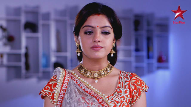 Sandhya leaves Sooraj