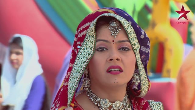 Saath Nibhaana Saathiya 2 Watch Episode 1298 Gopi Spots Paridhi In The Fair On Disney Hotstar 